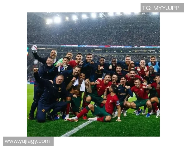 足球球星趣味恶搞大集合：他们的搞笑瞬间引爆笑点让你笑翻天